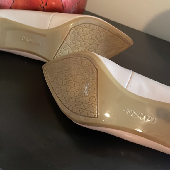 Calvin Klein size 9 heels 👠 Neutral color. - Picture 5 of 9